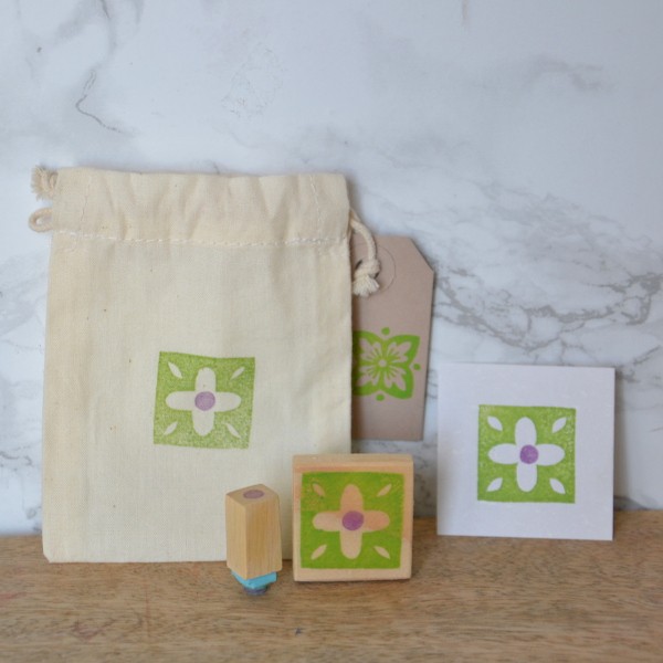 Tampon géométrique carreau croix