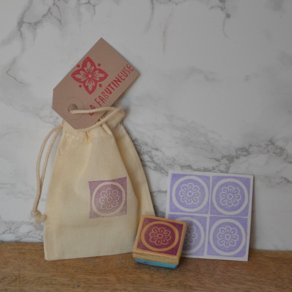 Tampon géométrique carreau rond fleur simple