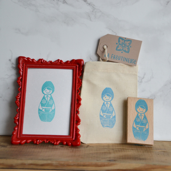 Tampon poupée folklorique « Hannes »