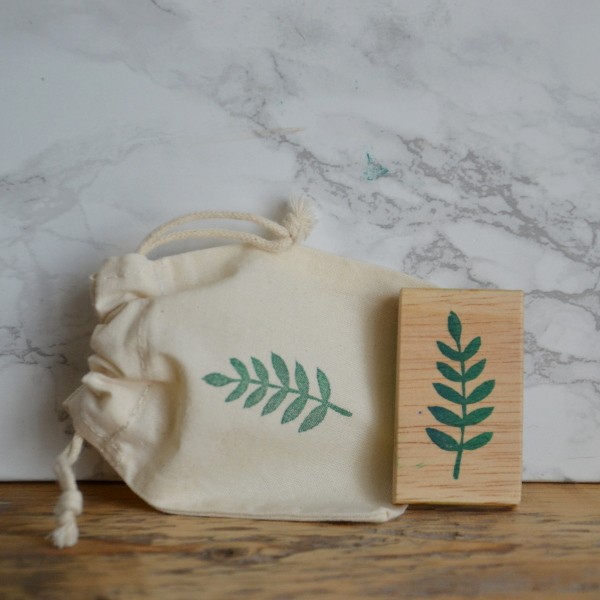 Tampon « feuille découpée courbe »