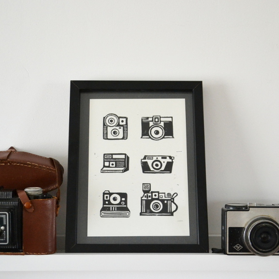 Petite linogravure appareils photo vintage