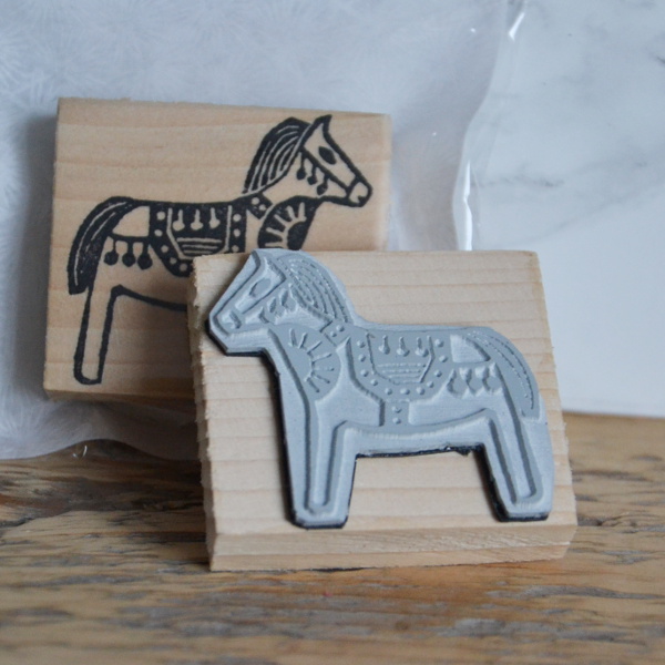 re edition cheval folk 4