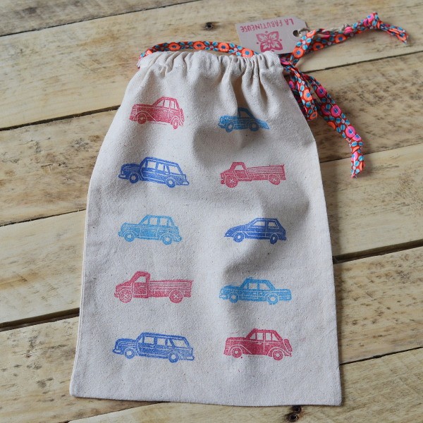 Sac imprimé pour petites voitures