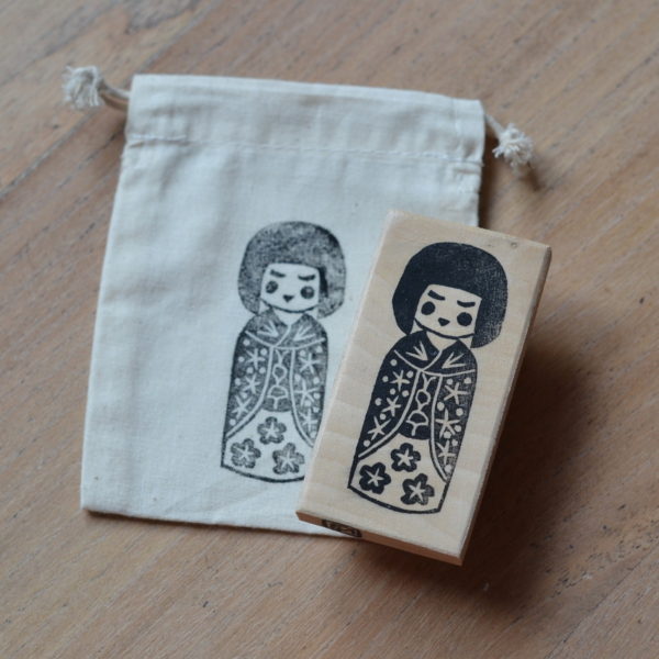 Tampon Japon : poupée kokeshi