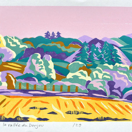 des collines, des vallons corréziens au soleil couchant