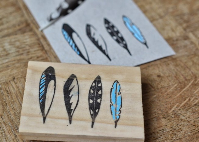 Des jolies plumes sur des carnets