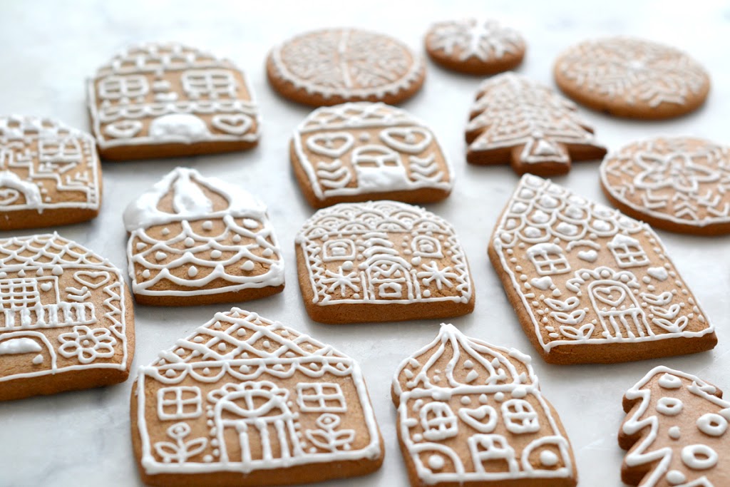 Des décorations en pain d’épices à accrocher